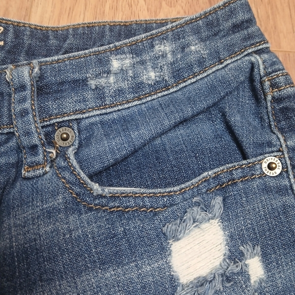 Universal Thread Distressed Mid Rise Boyfriend Short - Picture 6 of 8